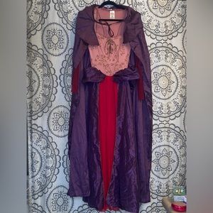Sarah Sanderson Hocus Pocus Halloween Costume with accessories Bundle